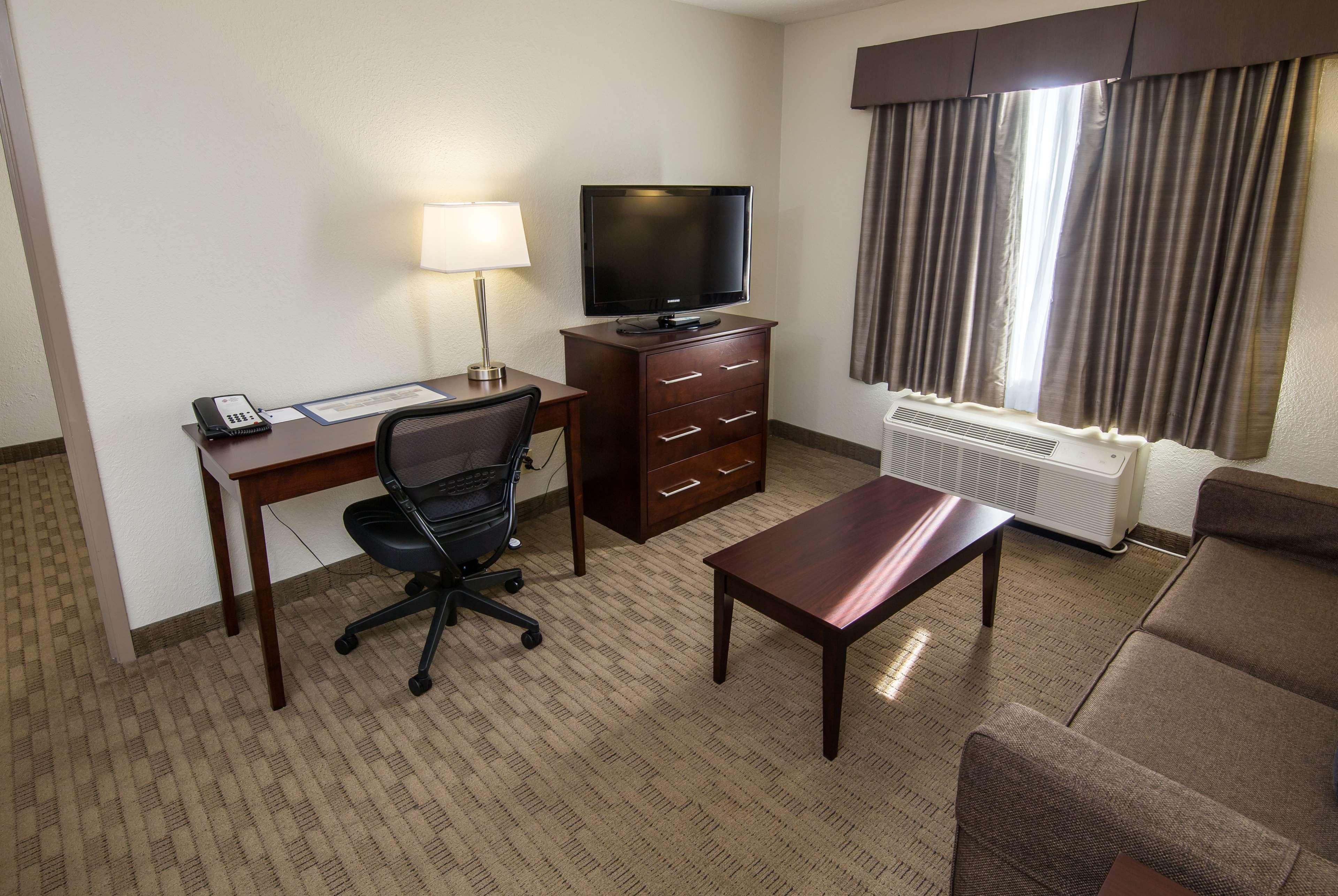 Best Western Plus Pembina Inn & Suites Виннипег Экстерьер фото