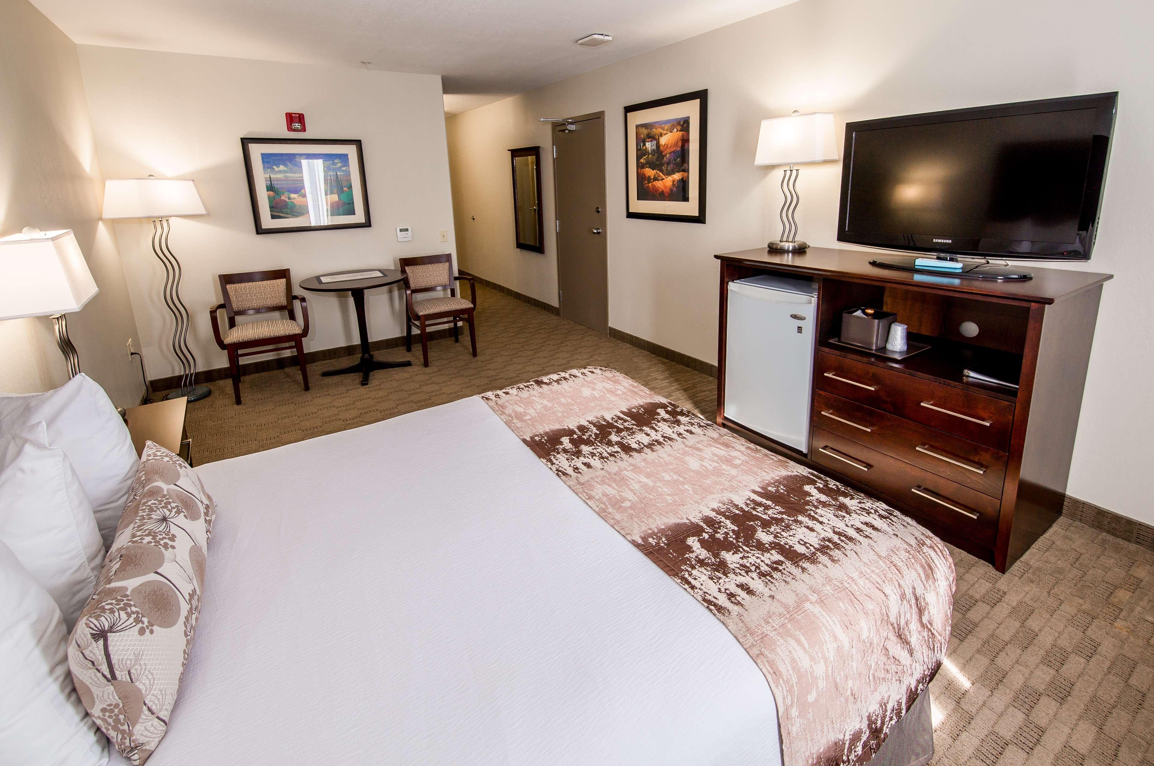 Best Western Plus Pembina Inn & Suites Виннипег Экстерьер фото