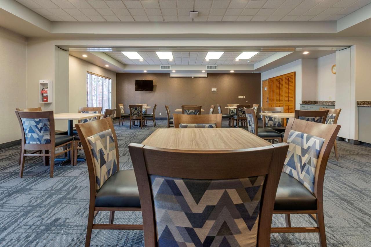 Best Western Plus Pembina Inn & Suites Виннипег Экстерьер фото