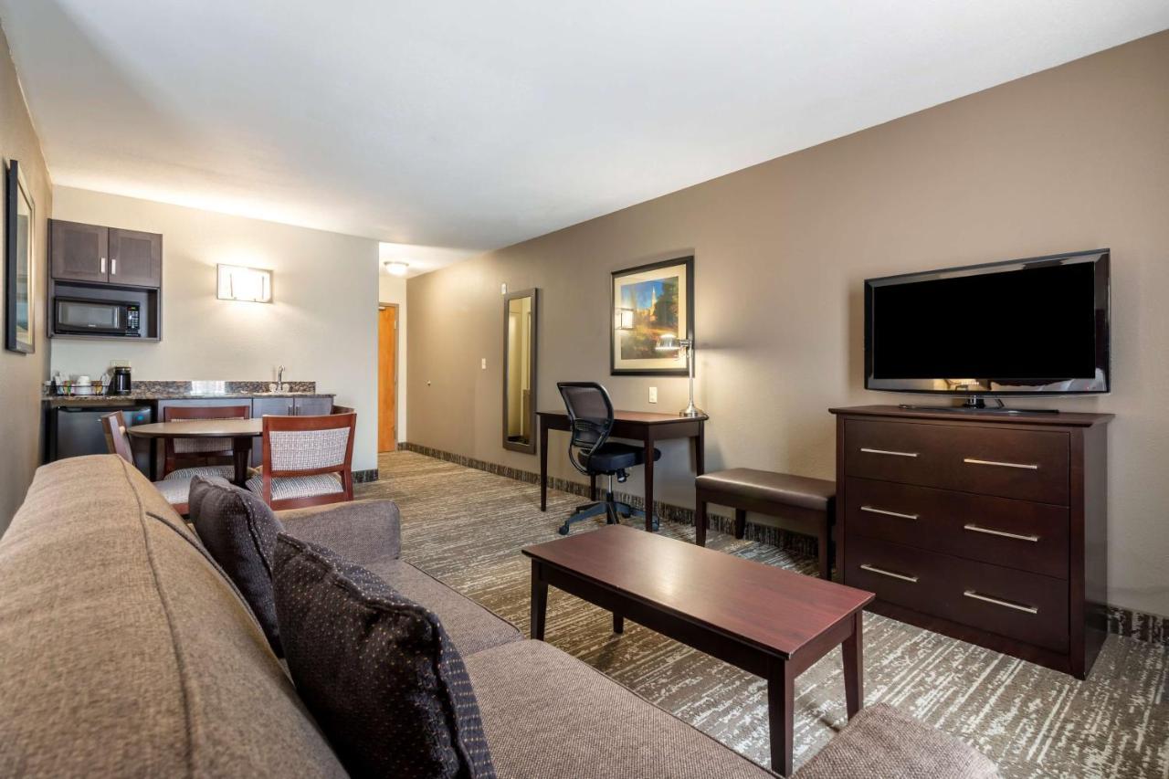 Best Western Plus Pembina Inn & Suites Виннипег Экстерьер фото
