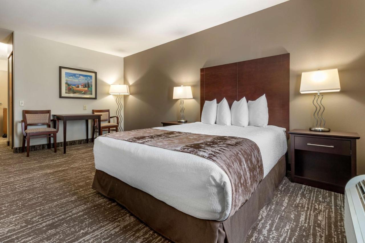 Best Western Plus Pembina Inn & Suites Виннипег Экстерьер фото