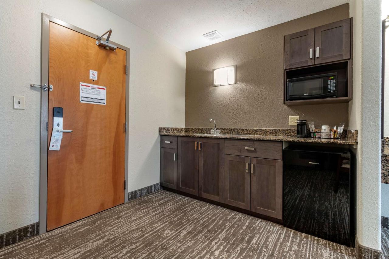 Best Western Plus Pembina Inn & Suites Виннипег Экстерьер фото